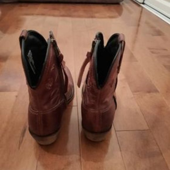 Brown western boots - Picture 3 of 4